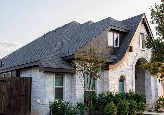 Photo 2 of Single family home for sale at 324 W Milas Ln, Glenn Heights, TX 75154 | MLS# 21373080 | Listing updated on 2026-09-14