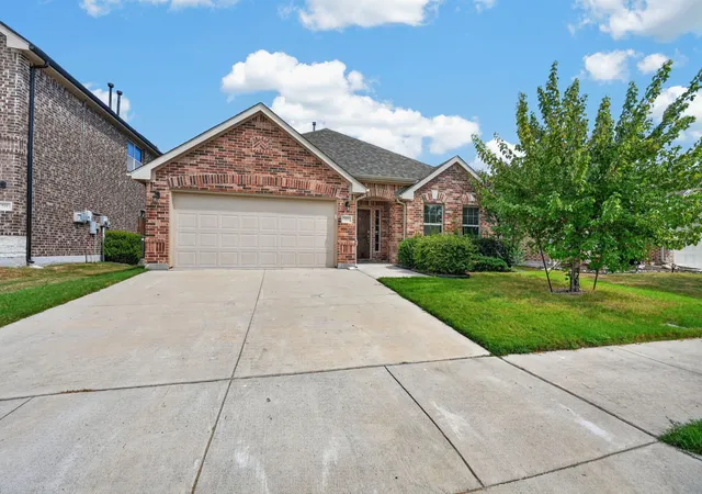 Photo 1 of Single family home for sale at 725 Bird Crk Dr, Little Elm, TX 75068 | MLS# 21378232 | Listing updated on 2026-09-13