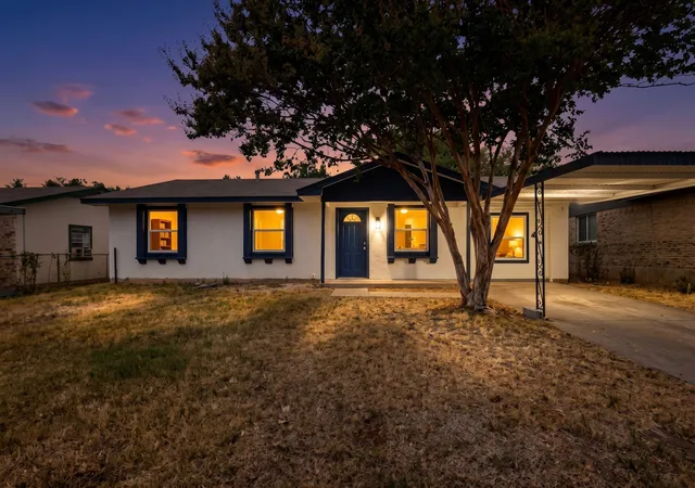 Photo 1 of Sale Pending at 661 Edgeglen Dr, Dallas, TX 75217 | MLS# 21378189 | Listing updated on 2026-09-08