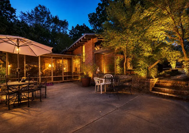 Photo 1 of Single family home for sale at 1101 Owenwood Dr, Irving, TX 75061 | MLS# 21374892 | Listing updated on 2026-09-30