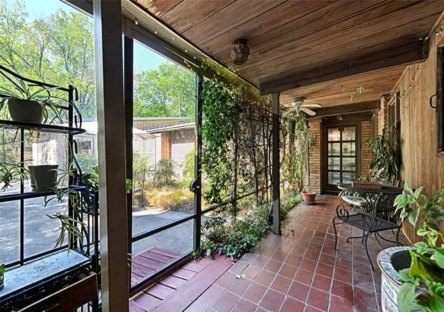 Photo 4 of Single family home for sale at 1101 Owenwood Dr, Irving, TX 75061 | MLS# 21374892 | Listing updated on 2026-09-30