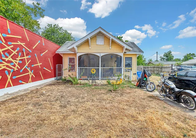 Photo 1 of Single family home for sale at 1824 Barnard St, Waco, TX 76701 | MLS# 21377316 | Listing updated on 2026-09-10