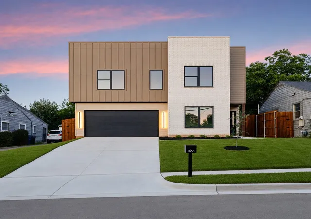 Photo 2 of Single family home for sale at 326 Ave F, Dallas, TX 75203 | MLS# 21378283 | Listing updated on 2026-10-21