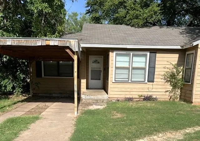 Photo 2 of Sale Pending at 1150 Rodgers, Abilene, TX 79605 | MLS# 21378297 | Listing updated on 2026-09-08