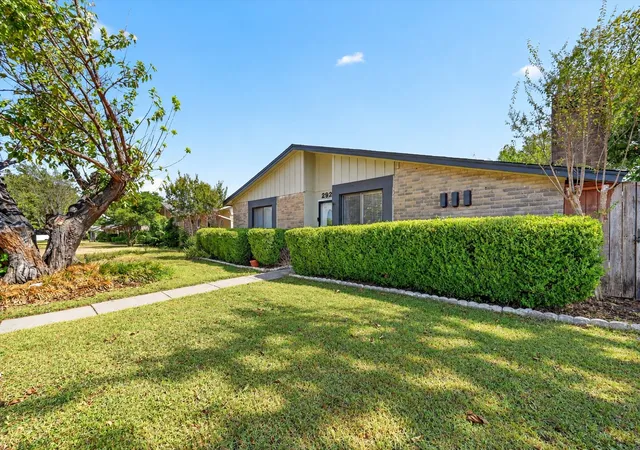 Photo 2 of Single family home for sale at 2922 Bonanza Ln, Garland, TX 75042 | MLS# 21374554 | Listing updated on 2026-09-24