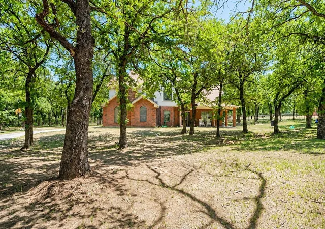 Photo 4 of Single family home for sale at 696 Indian Trl, Decatur, TX 76234 | MLS# 21378187 | Listing updated on 2026-09-14