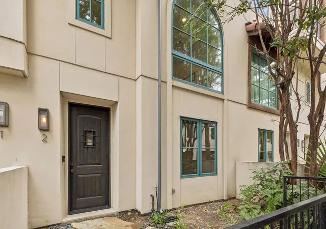Photo 3 of Condo for sale at 4406 Bowser Ave #2, Dallas, TX 75219 | MLS# 21375781 | Listing updated on 2026-09-08