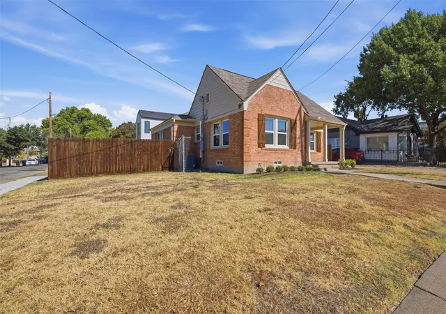 Photo 2 of Single family home for sale at 4805 Capitol Ave, Dallas, TX 75204 | MLS# 21377601 | Listing updated on 2026-09-11