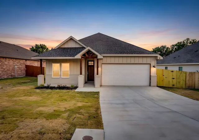 Photo 1 of Single family home for sale at 1024 Lake View Ridge, Fort Worth, TX 76108 | MLS# 21378348 | Listing updated on 2026-09-13