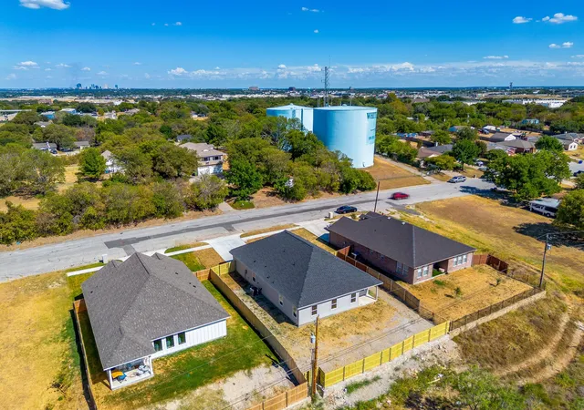 Photo 4 of Single family home for sale at 1024 Lake View Ridge, Fort Worth, TX 76108 | MLS# 21378348 | Listing updated on 2026-09-13