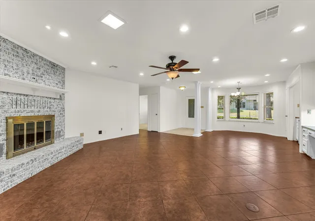 Photo 4 of Single family home for sale at 705 Poage Dr, Woodway, TX 76712 | MLS# 21378134 | Listing updated on 2026-09-11