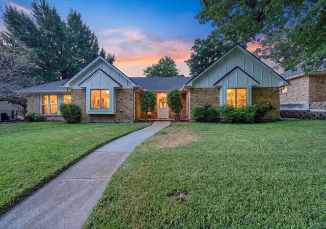 Photo 1 of Single family home for sale at 4208 Trowbridge Dr, Arlington, TX 76013 | MLS# 21360196 | Listing updated on 2026-09-29