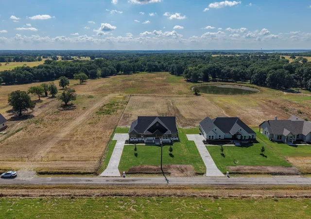 Photo 4 of Single family home for sale at 14766 Cr 355, Terrell, TX 75161 | MLS# 21378069 | Listing updated on 2026-09-12