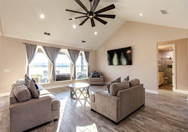 Photo 4 of Single family home for sale at 3900 Fm 1183, Ennis, TX 75119 | MLS# 21378391 | Listing updated on 2026-09-08