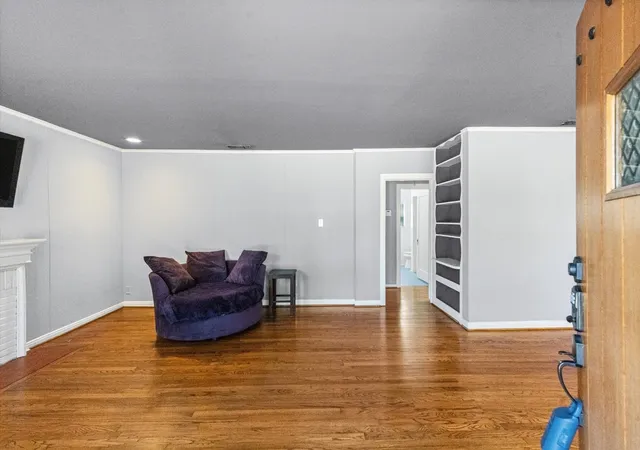 Photo 3 of Single family home for sale at 6050 Penrose Ave, Dallas, TX 75206 | MLS# 21378328 | Listing updated on 2026-09-16