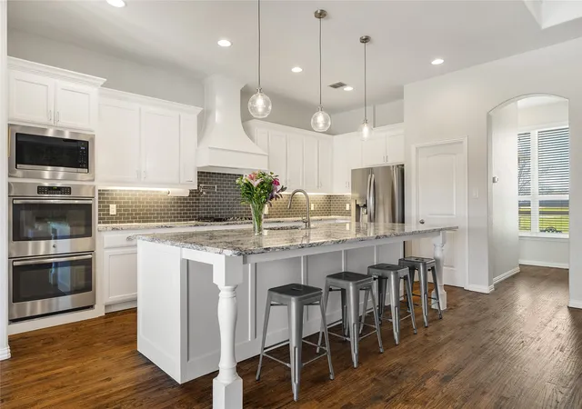 Photo 2 of Single family home for sale at 5750 High Mesa Dr, Justin, TX 76247 | MLS# 21370592 | Listing updated on 2026-09-10