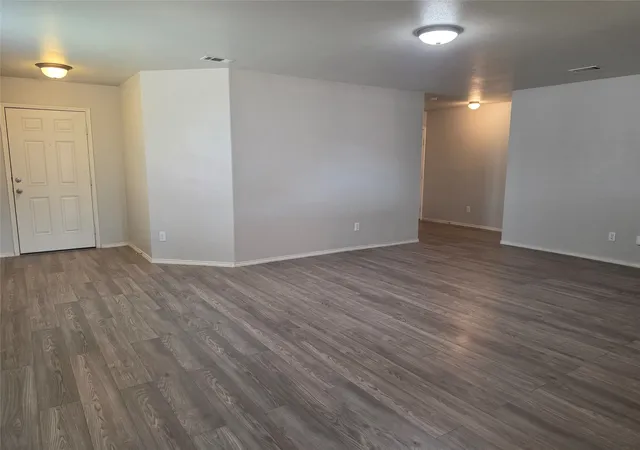 Photo 3 of Single family home for sale at 6012 Fantail Dr, Fort Worth, TX 76179 | MLS# 21377042 | Listing updated on 2026-09-19