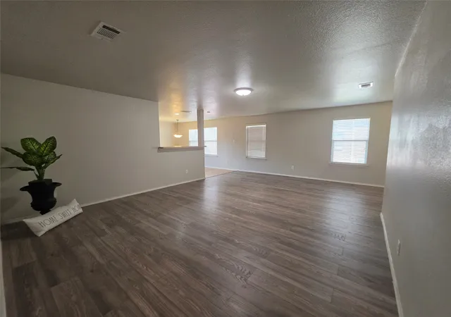 Photo 3 of Single family home for sale at 6012 Fantail Dr, Fort Worth, TX 76179 | MLS# 21377042 | Listing updated on 2026-09-19