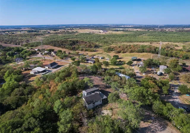 Photo 2 of Single family home for sale at 4079 Olvido Rd, Waxahachie, TX 75167 | MLS# 21378397 | Listing updated on 2026-09-14
