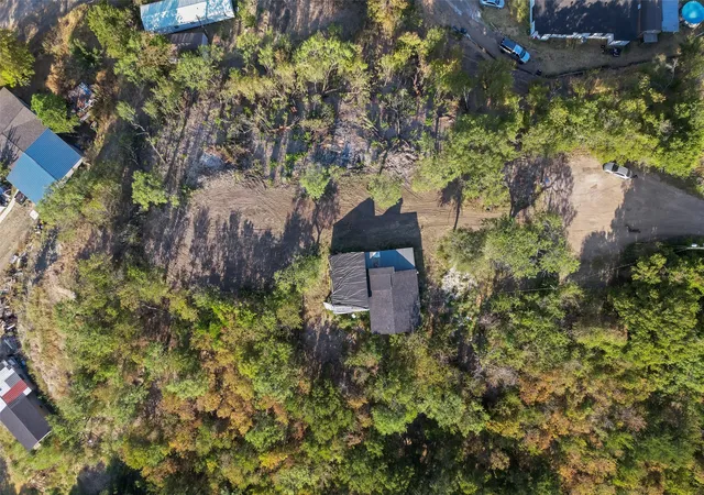 Photo 3 of Single family home for sale at 4079 Olvido Rd, Waxahachie, TX 75167 | MLS# 21378397 | Listing updated on 2026-09-14