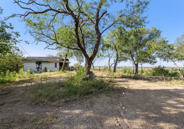 Photo 4 of Single family home for sale at 4079 Olvido Rd, Waxahachie, TX 75167 | MLS# 21378397 | Listing updated on 2026-09-14