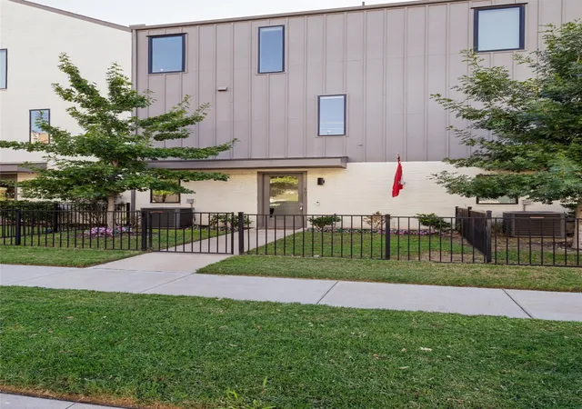 Photo 2 of Condo for sale at 5703 Lindell Ave #104, Dallas, TX 75206 | MLS# 21378387 | Listing updated on 2026-09-15