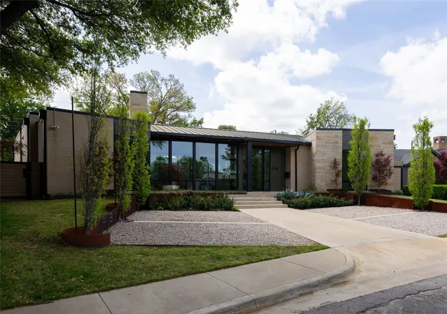Photo 3 of Sale Pending at 5736 Stonegate Rd, Dallas, TX 75209 | MLS# 21373123 | Listing updated on 2026-09-24