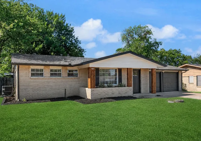 Photo 1 of Sale Pending at 934 Fairwood Dr, Dallas, TX 75232 | MLS# 21377034 | Listing updated on 2026-09-21