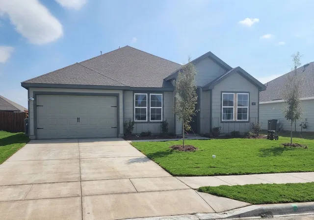 Photo 1 of Single family home for sale at 411 White Willow Dr, Nevada, TX 75173 | MLS# 21378483 | Listing updated on 2026-10-05