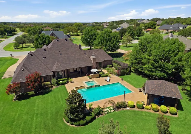 Photo 3 of Single family home for sale at 3832 Eagles Nest Trl, Burleson, TX 76028 | MLS# 21377772 | Listing updated on 2026-09-25
