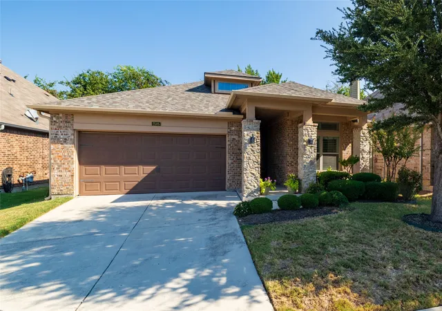 Photo 2 of Single family home for sale at 2505 Sanders Ct, Bedford, TX 76021 | MLS# 21377821 | Listing updated on 2026-09-12
