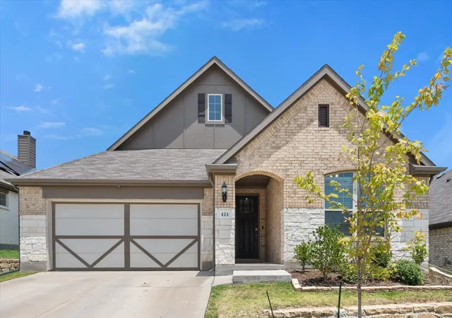 Photo 1 of Sale Pending at 424 Pheasant Hl Ln, Burleson, TX 76028 | MLS# 21364280 | Listing updated on 2026-09-23