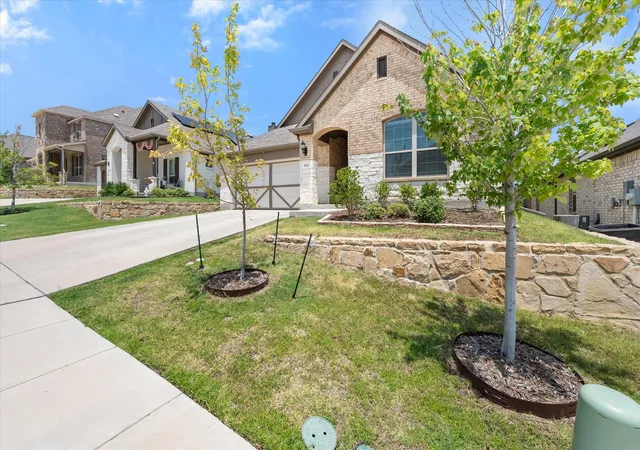 Photo 3 of Sale Pending at 424 Pheasant Hl Ln, Burleson, TX 76028 | MLS# 21364280 | Listing updated on 2026-09-23