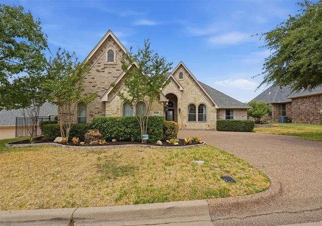 Photo 1 of Single family home for sale at 6512 Klamath Rd, Fort Worth, TX 76116 | MLS# 21377698 | Listing updated on 2026-10-01