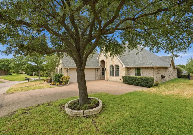 Photo 2 of Single family home for sale at 6512 Klamath Rd, Fort Worth, TX 76116 | MLS# 21377698 | Listing updated on 2026-10-01
