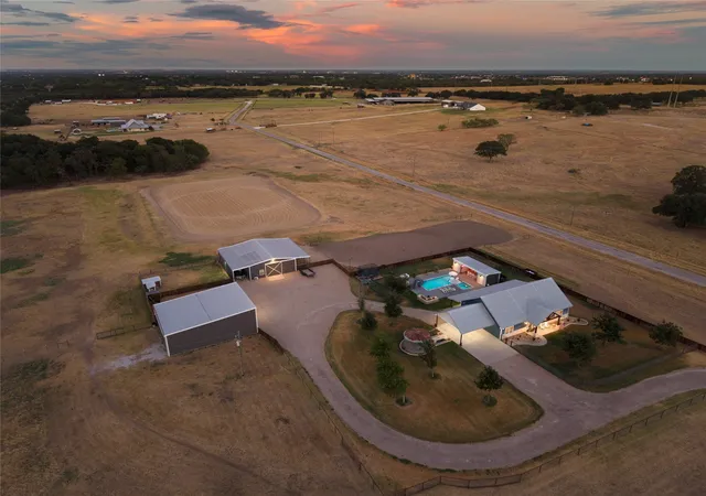 Photo 3 of Single family home for sale at 2910 County Rd 386, Stephenville, TX 76401 | MLS# 21374828 | Listing updated on 2026-09-14