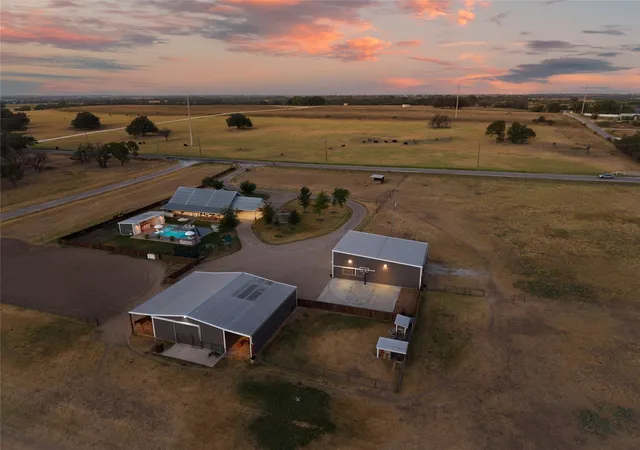 Photo 4 of Single family home for sale at 2910 County Rd 386, Stephenville, TX 76401 | MLS# 21374828 | Listing updated on 2026-09-14