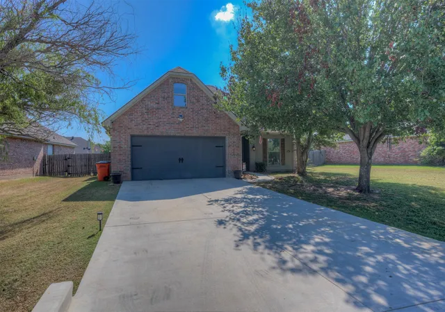 Photo 1 of Single family home for sale at 4007 Elizabeth Ln, Benton, LA 71006 | MLS# 21378561 | Listing updated on 2026-09-27