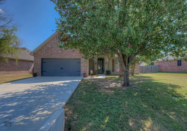Photo 2 of Single family home for sale at 4007 Elizabeth Ln, Benton, LA 71006 | MLS# 21378561 | Listing updated on 2026-09-27