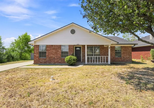 Photo 2 of Single family home for sale at 6922 Sayle St, Greenville, TX 75402 | MLS# 21378650 | Listing updated on 2026-09-27