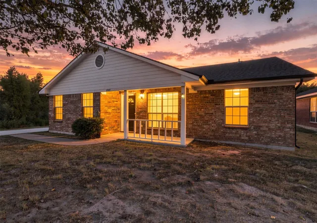 Photo 3 of Single family home for sale at 6922 Sayle St, Greenville, TX 75402 | MLS# 21378650 | Listing updated on 2026-09-27