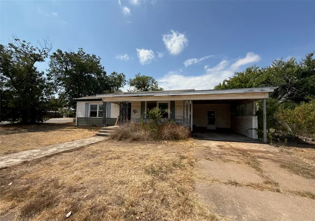 Photo 2 of Single family home for sale at 1305 W 11th Street, Mc Gregor, TX 76657 | MLS# 21378696 | Listing updated on 2026-09-10