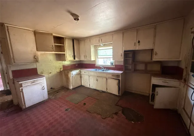Photo 2 of Single family home for sale at 1305 W 11th Street, Mc Gregor, TX 76657 | MLS# 21378696 | Listing updated on 2026-09-10