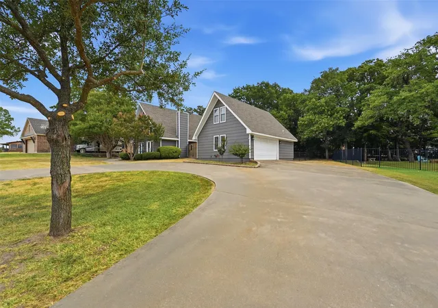 Photo 3 of Sale Pending at 103 Pontiac Dr, Gainesville, TX 76240 | MLS# 21367761 | Listing updated on 2026-09-13