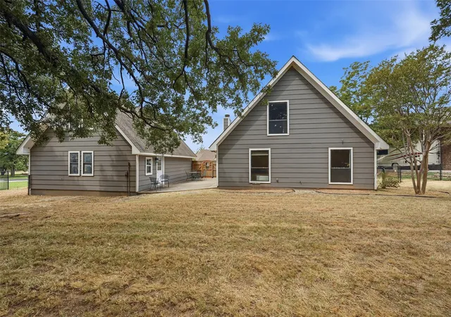 Photo 4 of Sale Pending at 103 Pontiac Dr, Gainesville, TX 76240 | MLS# 21367761 | Listing updated on 2026-09-13