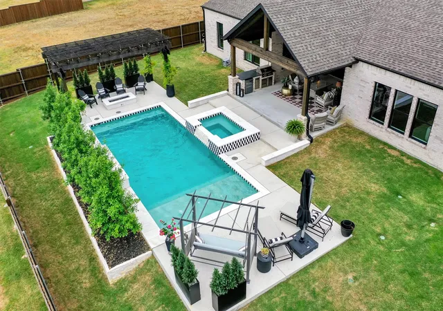 Photo 1 of Single family home for sale at 2702 Stonecrest Dr, Sherman, TX 75092 | MLS# 21378019 | Listing updated on 2026-09-25