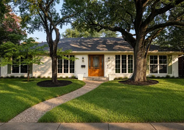 Photo 1 of Single family home for sale at 6214 Glennox Ln, Dallas, TX 75214 | MLS# 21378709 | Listing updated on 2026-09-12