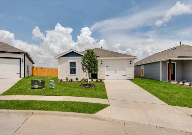 Photo 1 of Sale Pending at 2049 Braveheart Dr, Crandall, TX 75114 | MLS# 21378775 | Listing updated on 2026-09-08