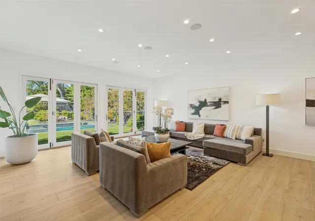 Photo 2 of Single family home for sale at 5817 Richmond Ave, Dallas, TX 75206 | MLS# 21373135 | Listing updated on 2026-09-10