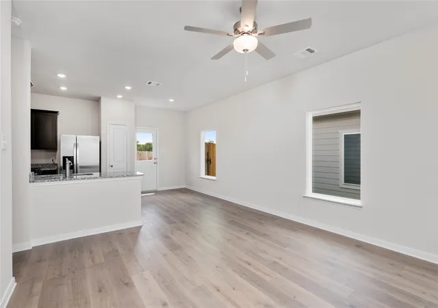 Photo 3 of Sale Pending at 2031 Braveheart Dr, Crandall, TX 75114 | MLS# 21378791 | Listing updated on 2026-09-08